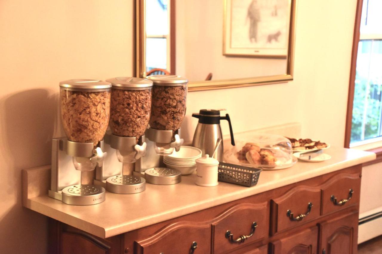 The Harbour House Bed and Breakfast Charlottetown Exteriör bild